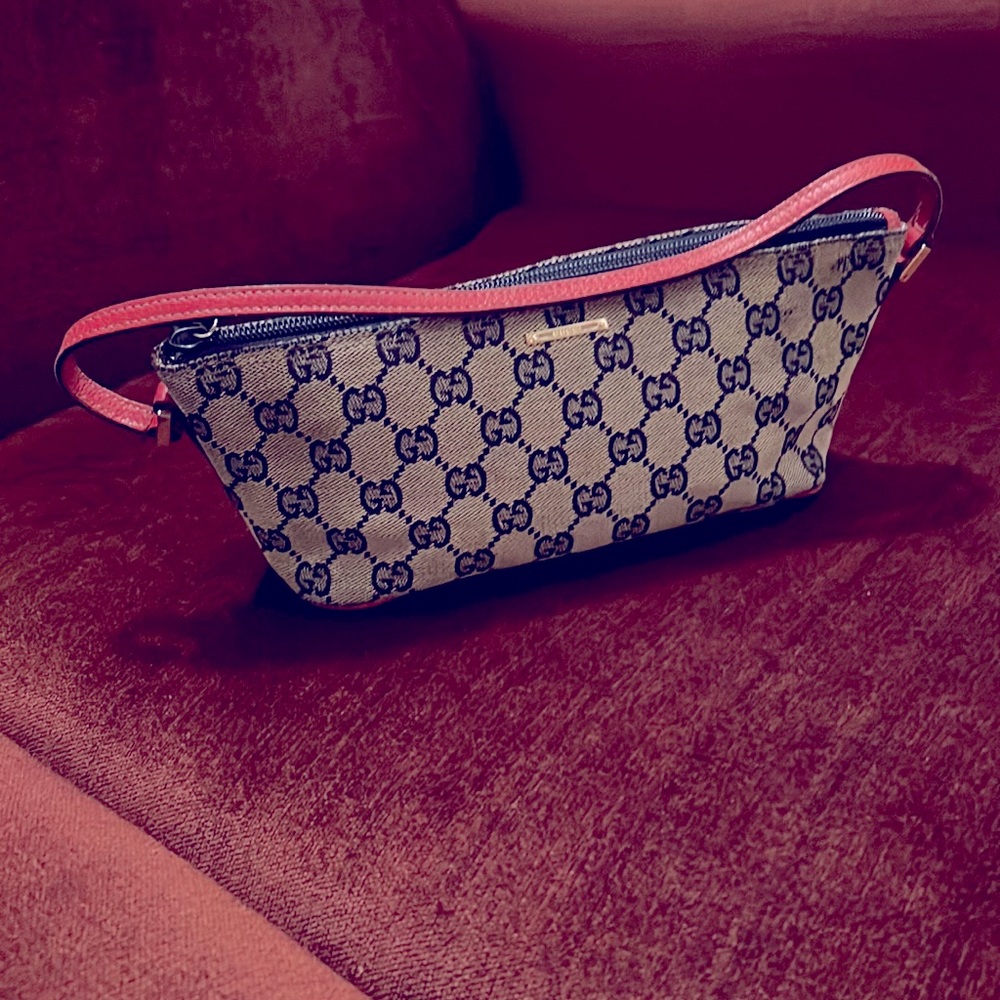 Gucci Petit Bag very stylish